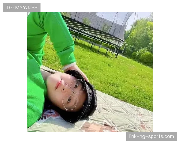 惠若琪镜头里晃过的那枚戒指，直接把我单身的支付宝余额给羞了