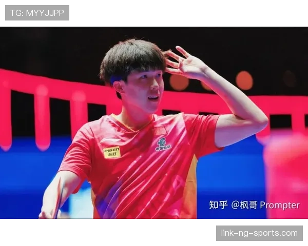 王楚钦出机场拎的包比我家月供还贵，路人都看傻了